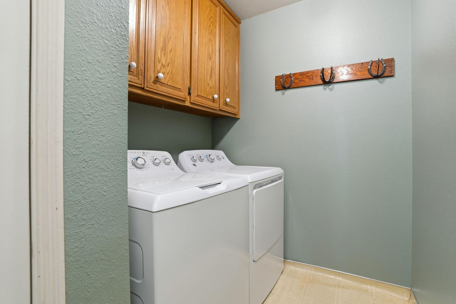 250 W Rumble Rd #D, Modesto, CA 95350