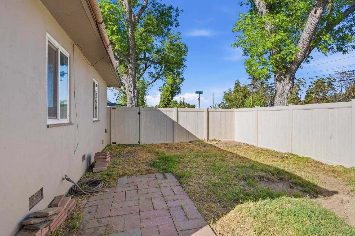 1102 Blair Ave, Modesto, CA 95350