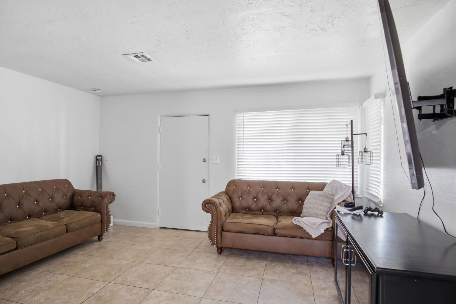 1102 Blair Ave, Modesto, CA 95350