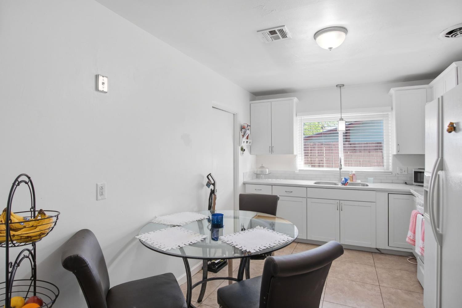 1102 Blair Ave, Modesto, CA 95350