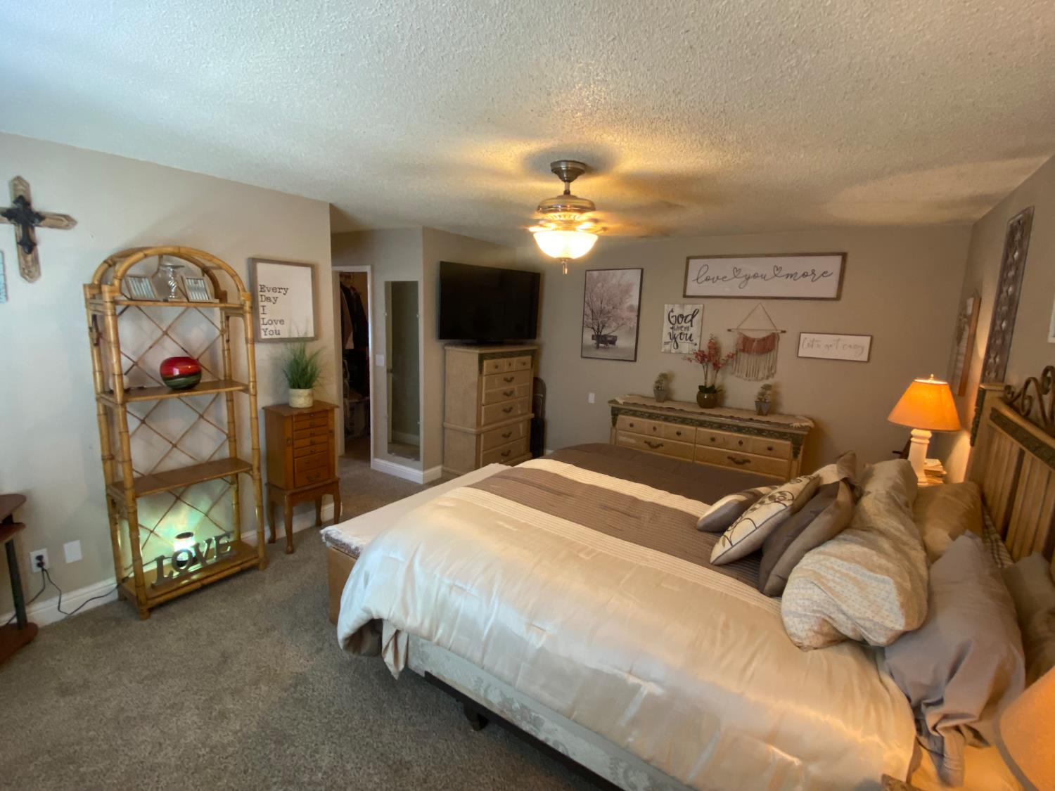 13163 Barnes Ave, Waterford, CA 95386