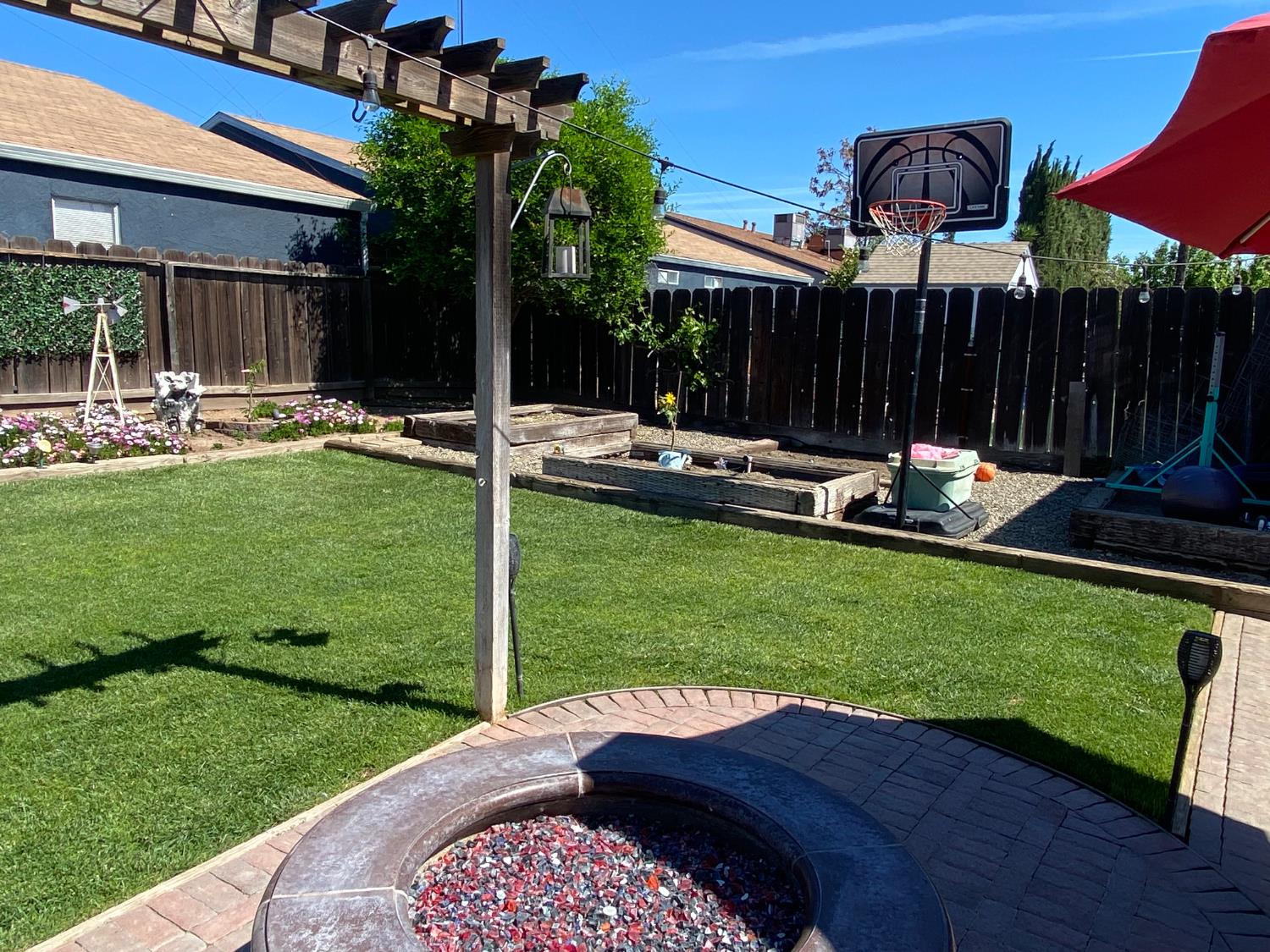 13163 Barnes Ave, Waterford, CA 95386