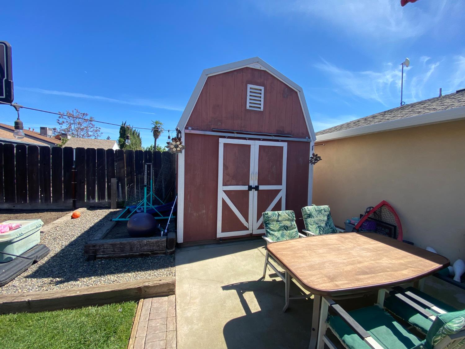 13163 Barnes Ave, Waterford, CA 95386