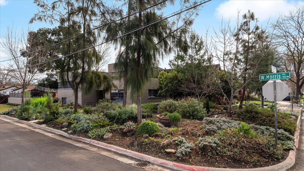 1018 W Morris Ave, Modesto, CA 95350