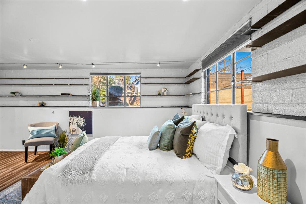 1018 W Morris Ave, Modesto, CA 95350