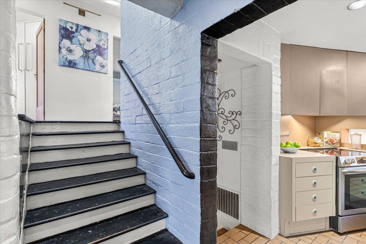 1018 W Morris Ave, Modesto, CA 95350