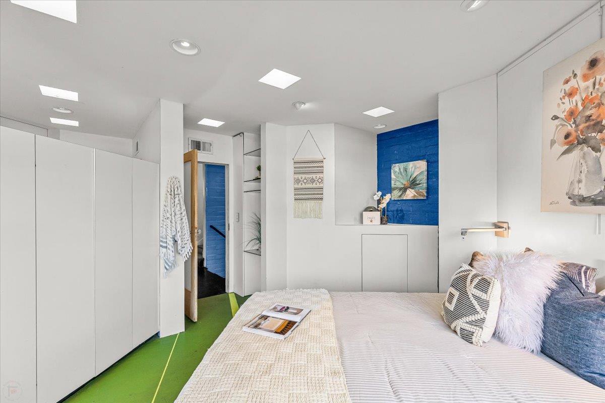 1018 W Morris Ave, Modesto, CA 95350