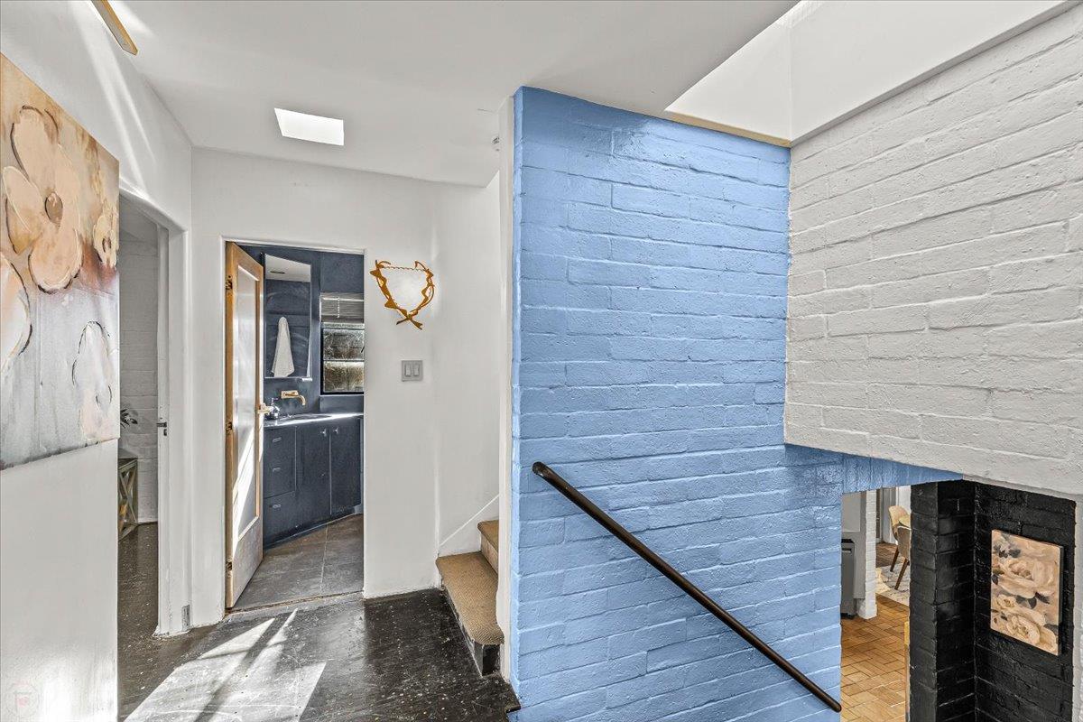 1018 W Morris Ave, Modesto, CA 95350