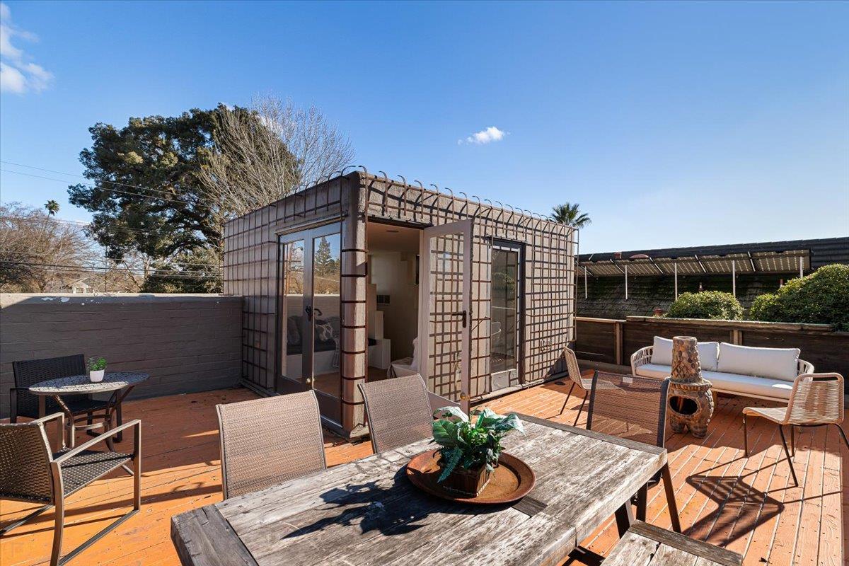 1018 W Morris Ave, Modesto, CA 95350