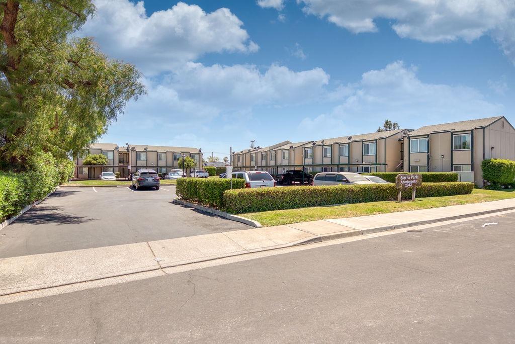 2942 Sierra St, Riverbank, CA 95367