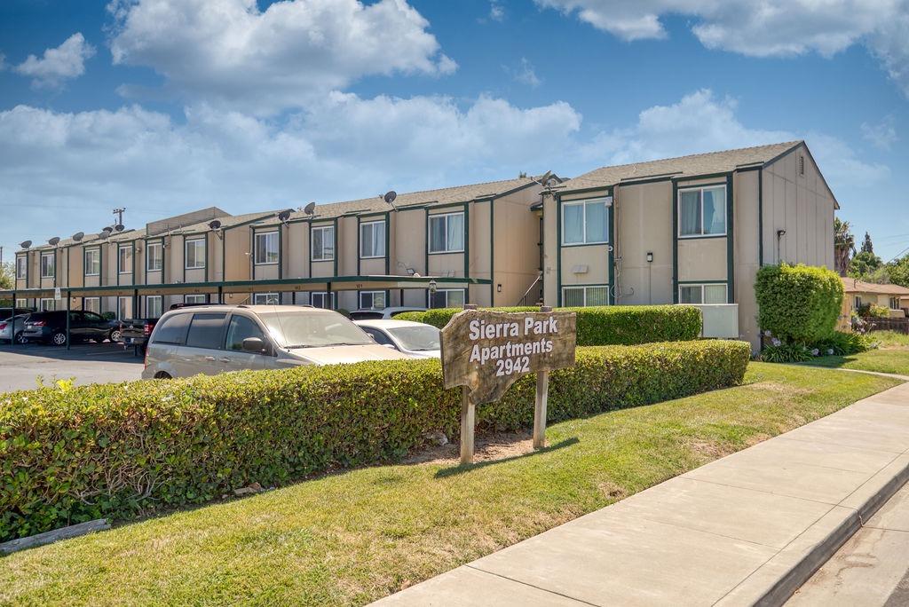 2942 Sierra St, Riverbank, CA 95367