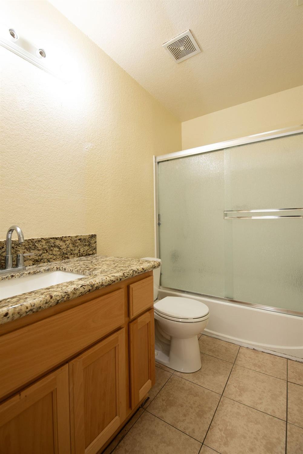 2942 Sierra St, Riverbank, CA 95367