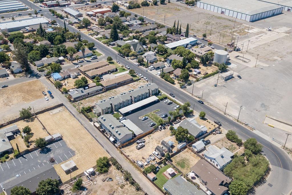 2942 Sierra St, Riverbank, CA 95367