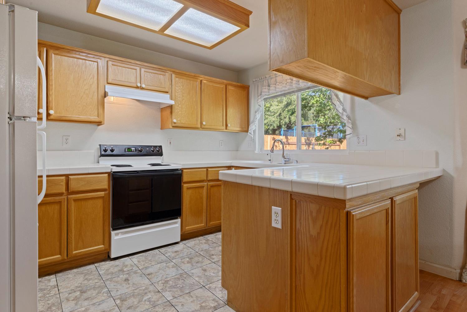 2223 Shire Way, Turlock, CA 95380