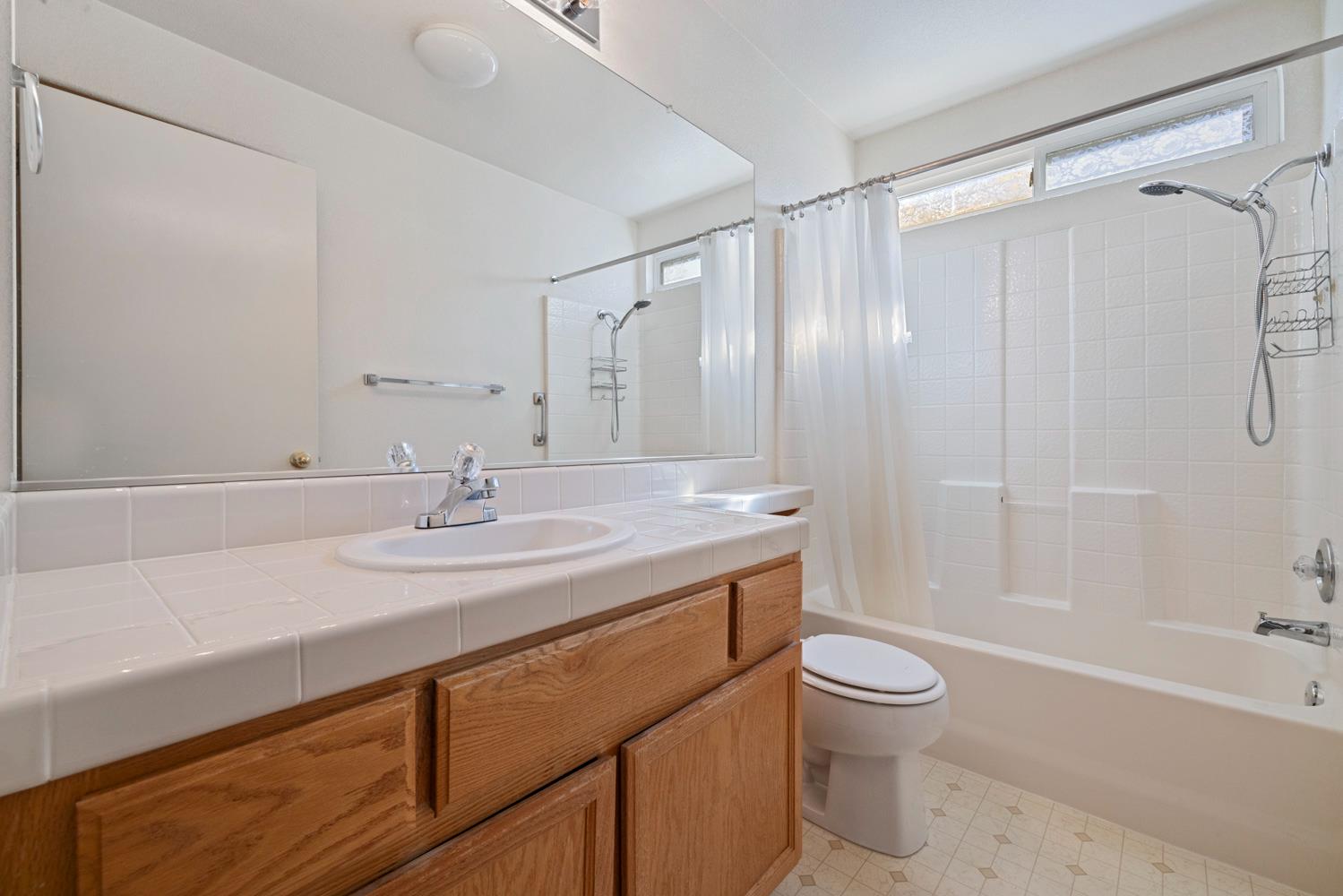 2223 Shire Way, Turlock, CA 95380