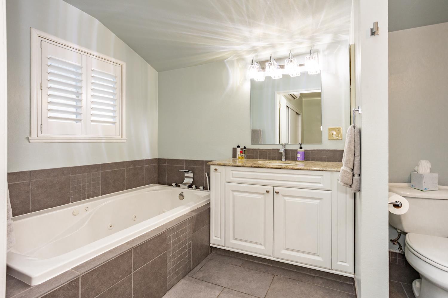 721 723 River Ave, Oakdale, CA 95361