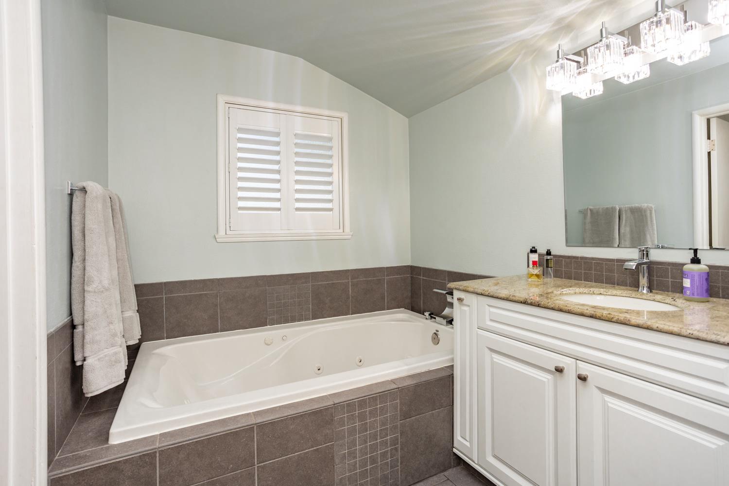 721 723 River Ave, Oakdale, CA 95361