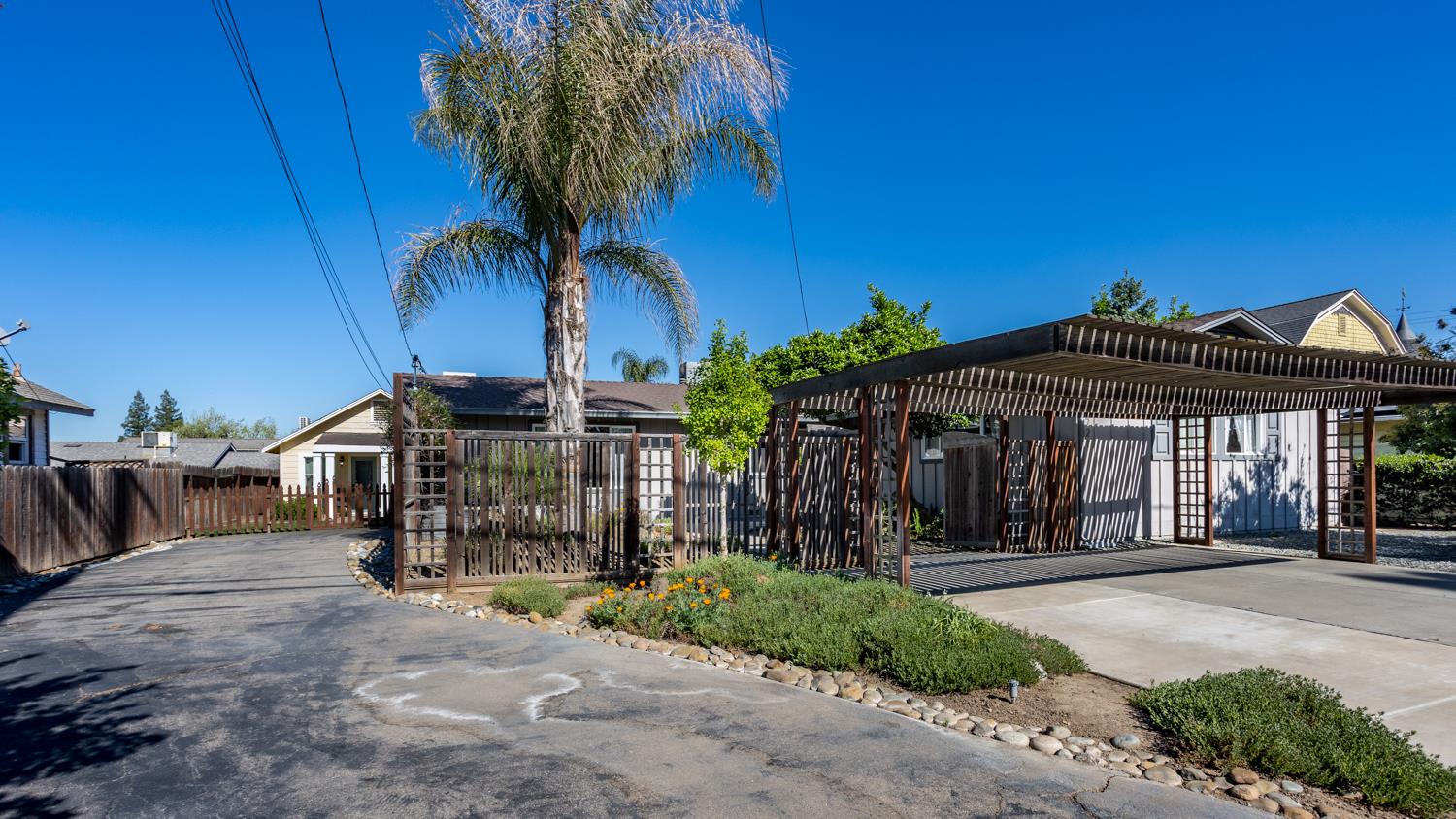 721 723 River Ave, Oakdale, CA 95361