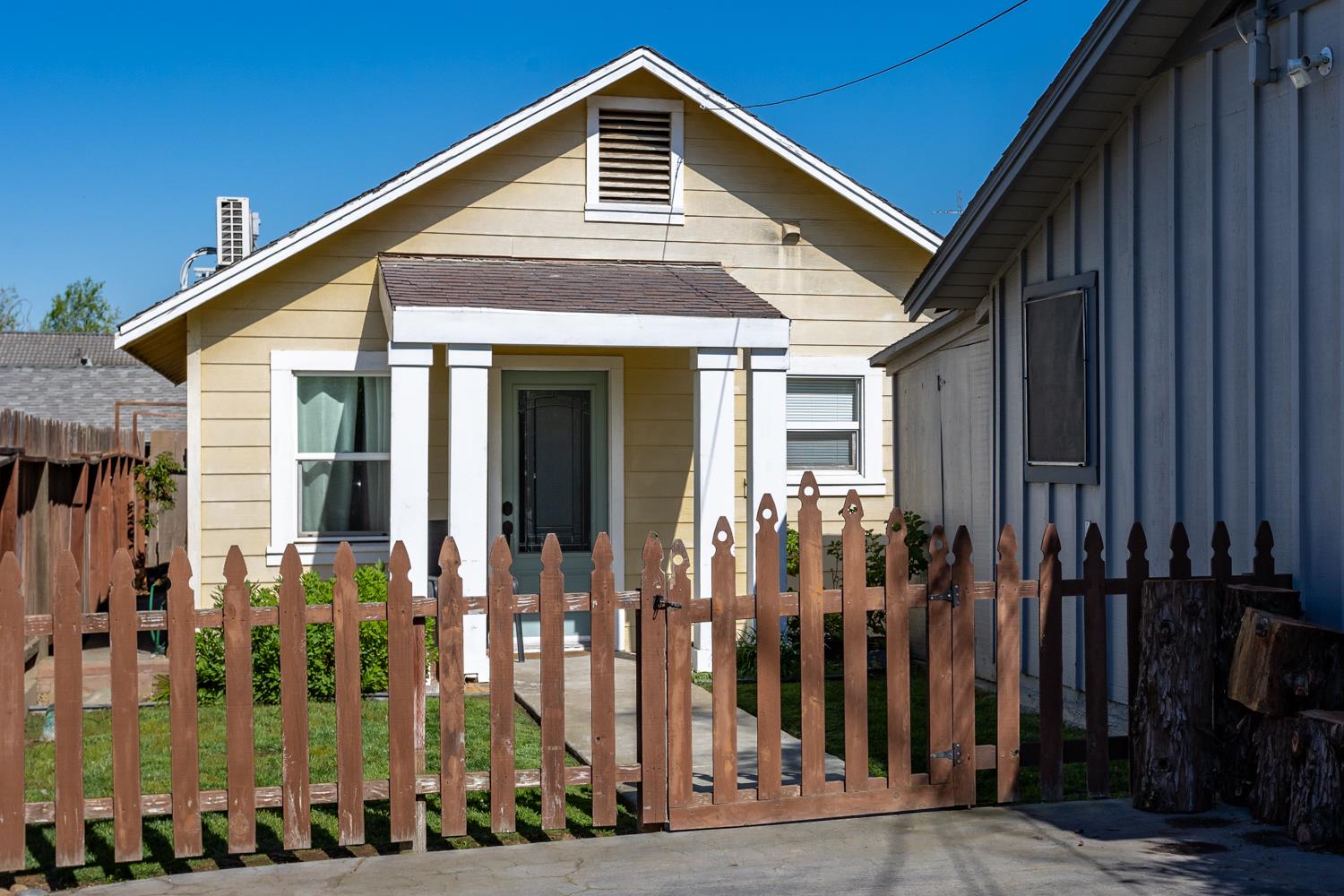 721 723 River Ave, Oakdale, CA 95361