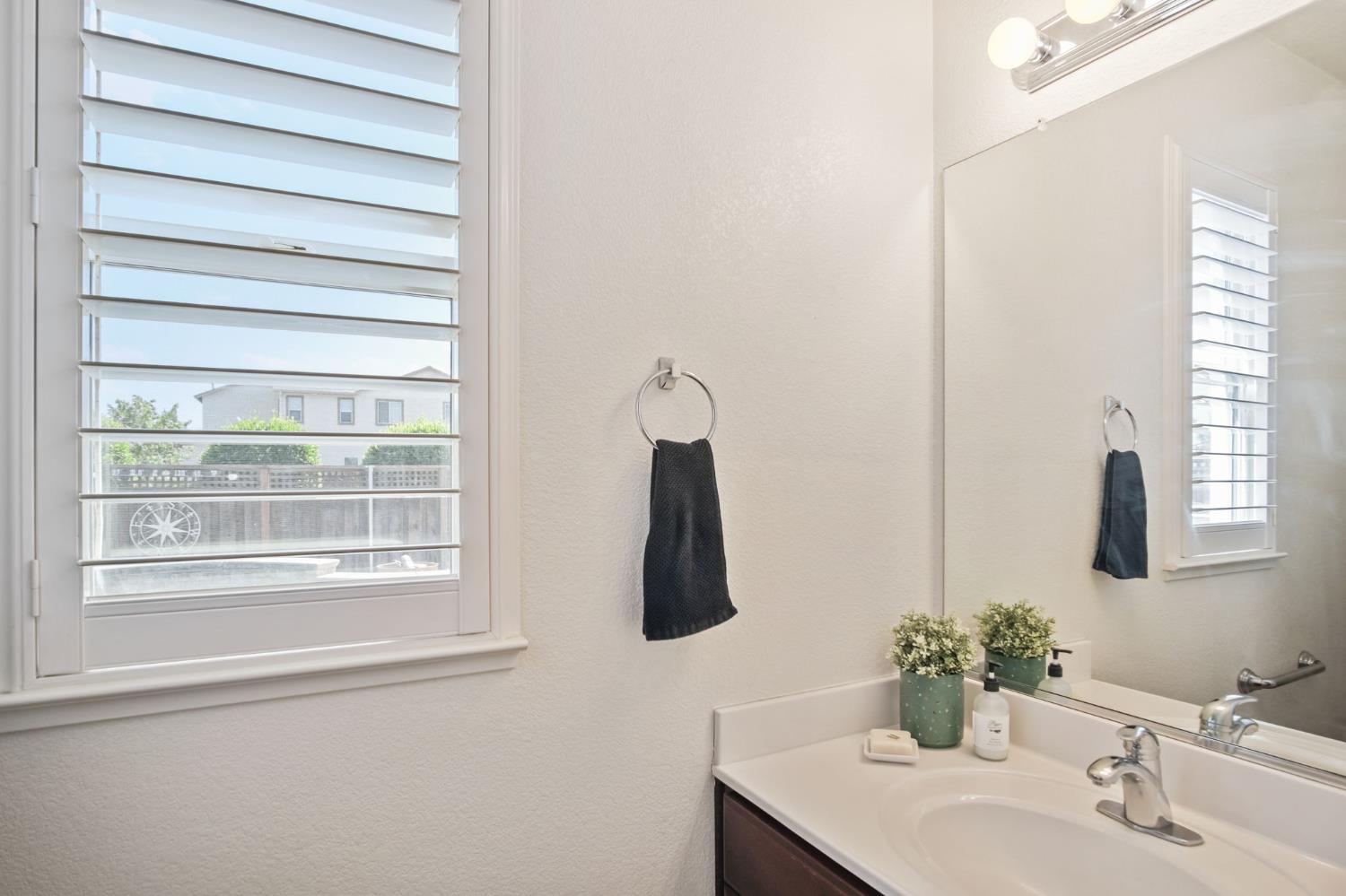 4160 N Berkeley Ave, Turlock, CA 95382