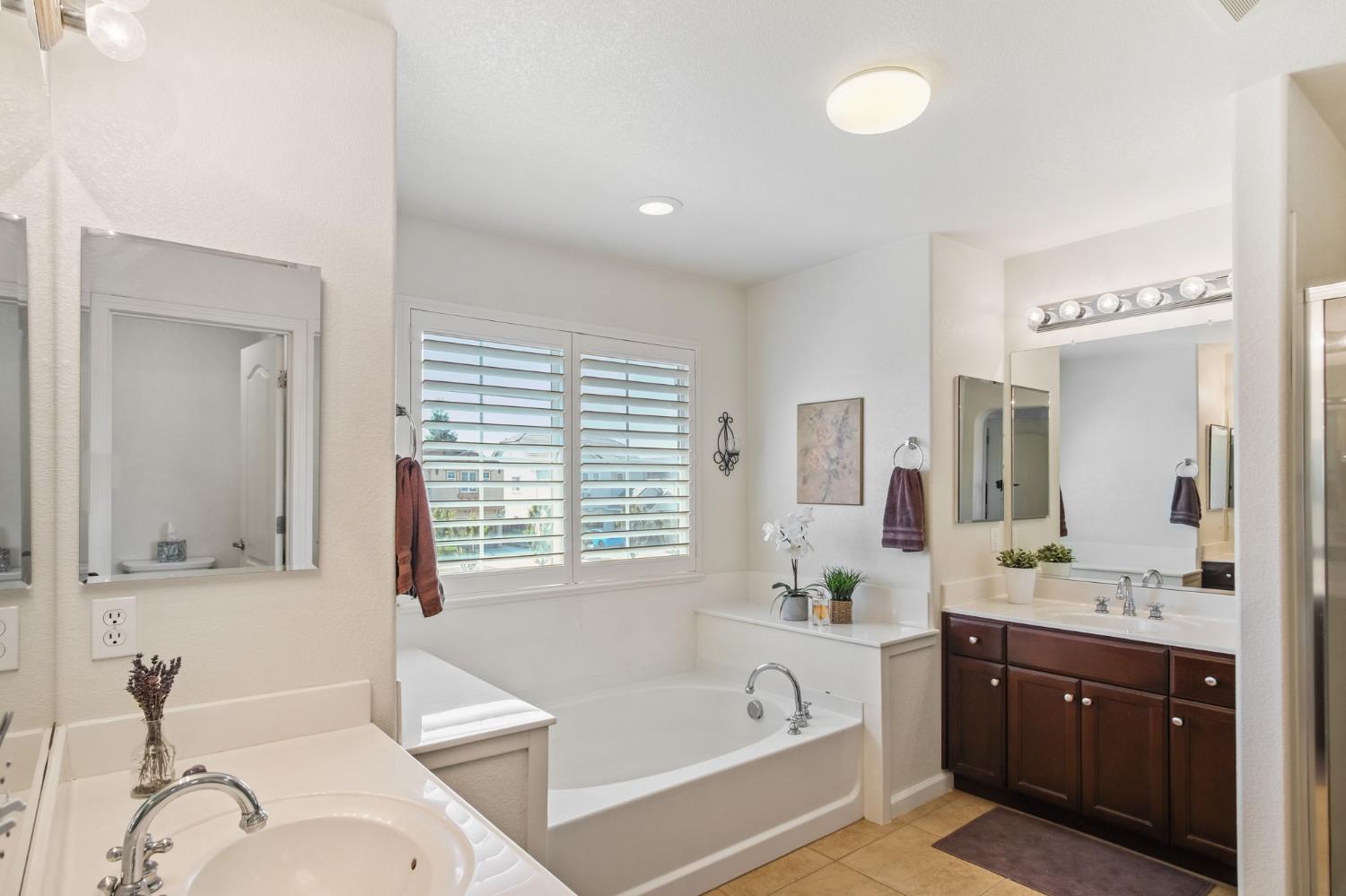 4160 N Berkeley Ave, Turlock, CA 95382