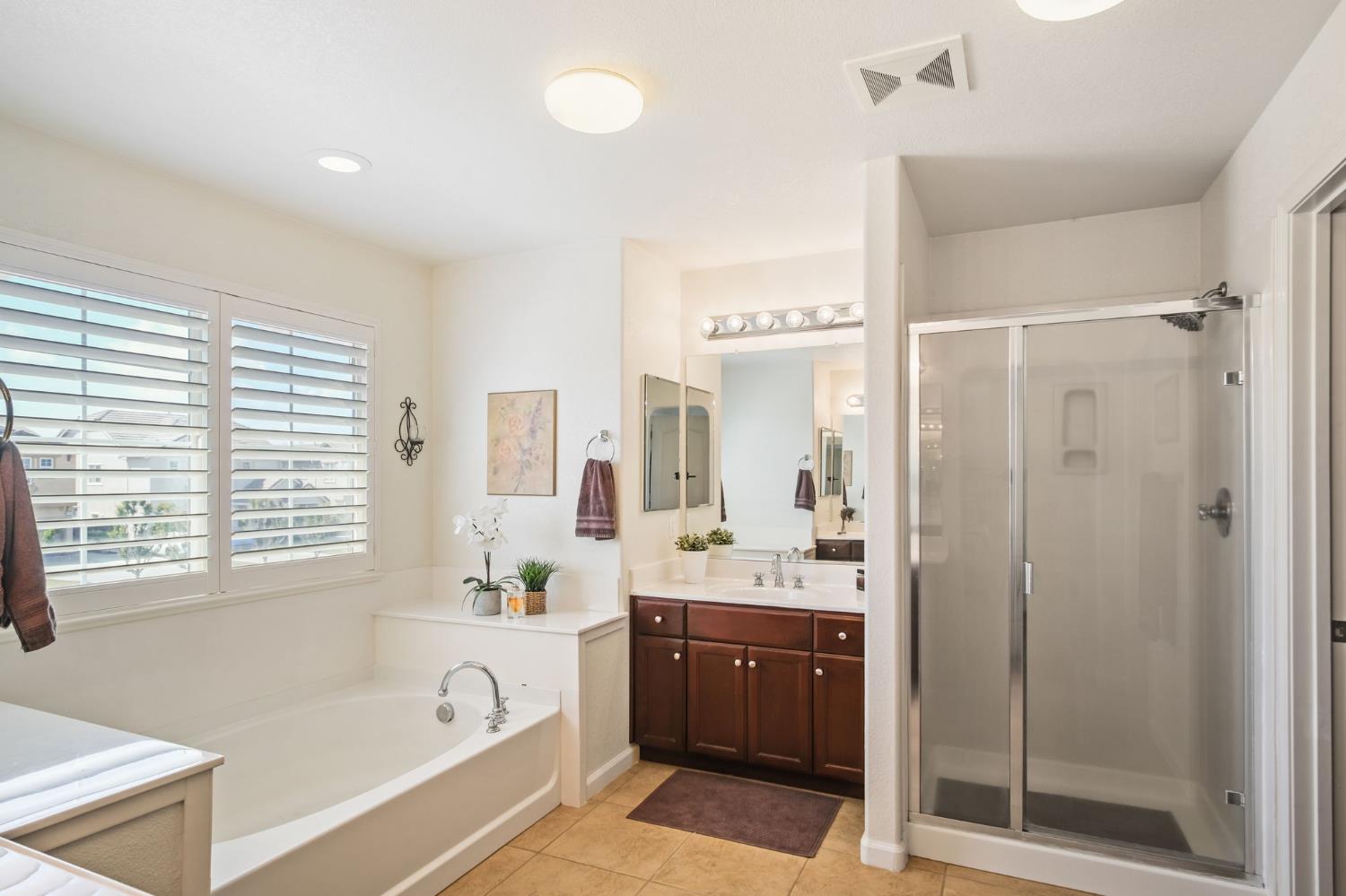 4160 N Berkeley Ave, Turlock, CA 95382