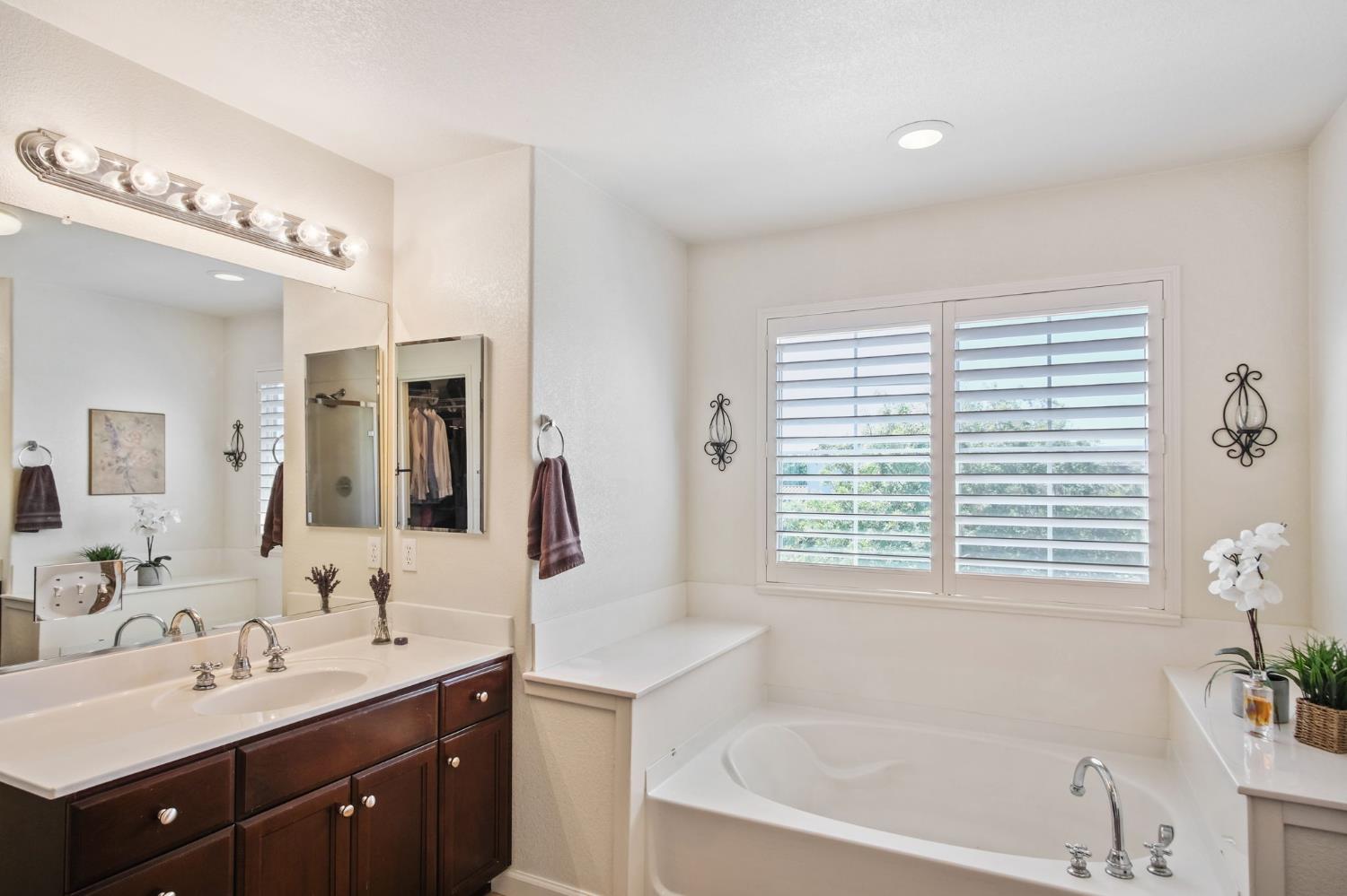 4160 N Berkeley Ave, Turlock, CA 95382