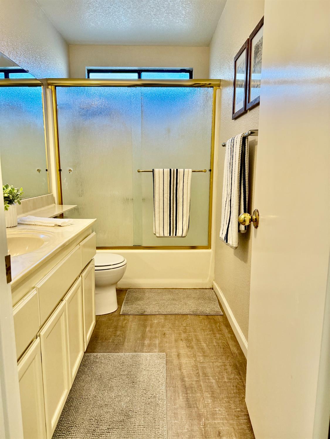 1108 Cedar Creek Dr #1, Modesto, CA 95355