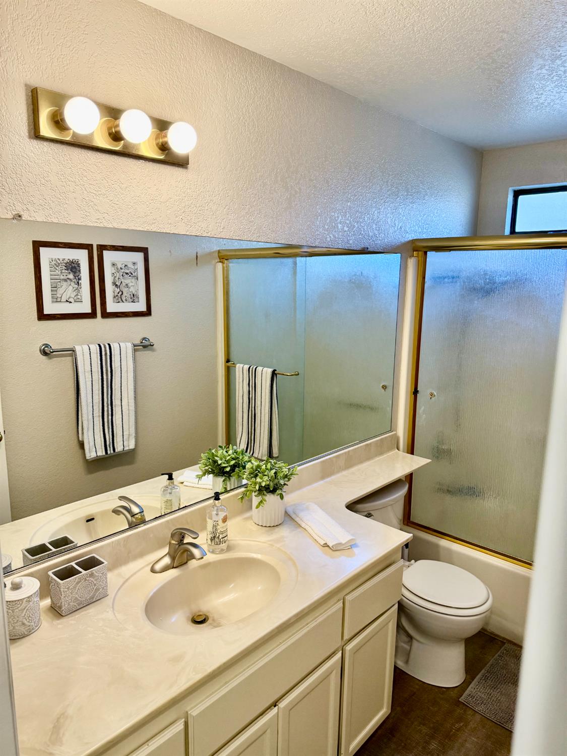 1108 Cedar Creek Dr #1, Modesto, CA 95355