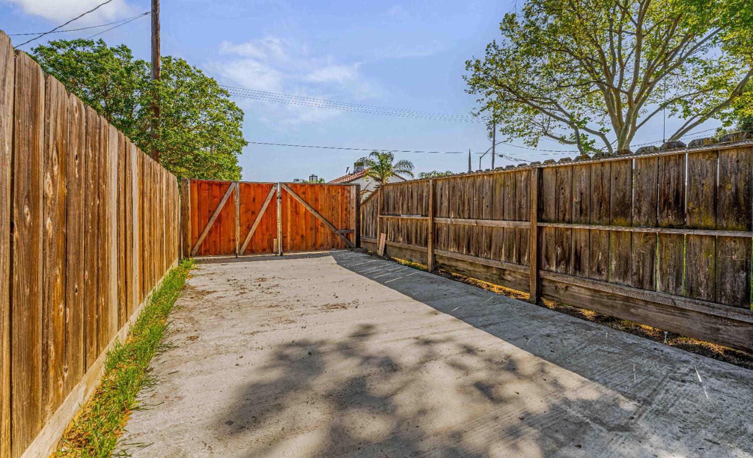 1628 Sungate Dr, Ceres, CA 95307