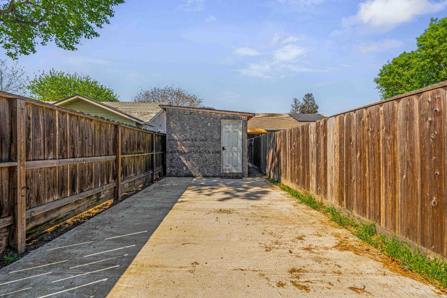 1628 Sungate Dr, Ceres, CA 95307