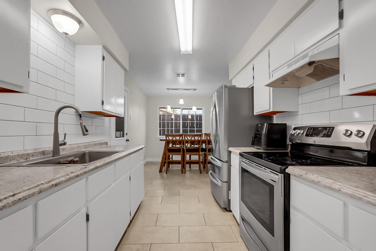 2085 Coronado Ave, Merced, CA 95348