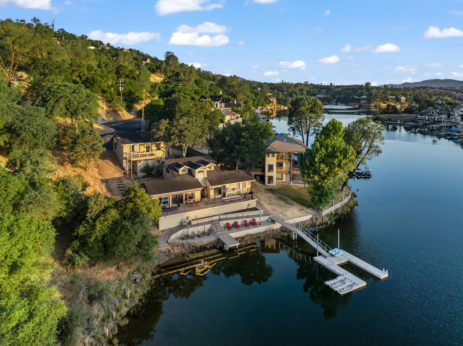 5105 Lakeshore Dr, Copperopolis, CA 95228