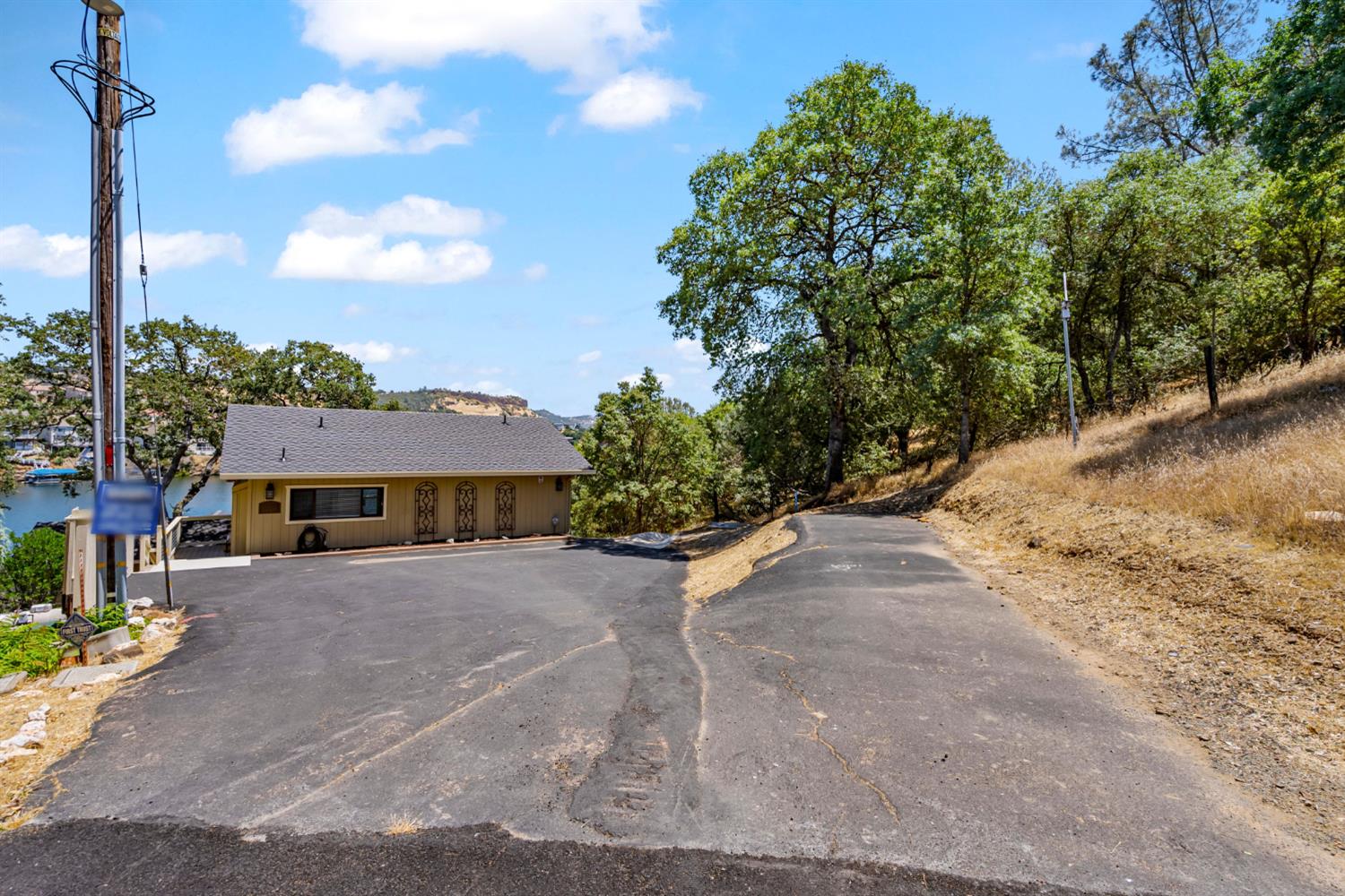 5105 Lakeshore Dr, Copperopolis, CA 95228