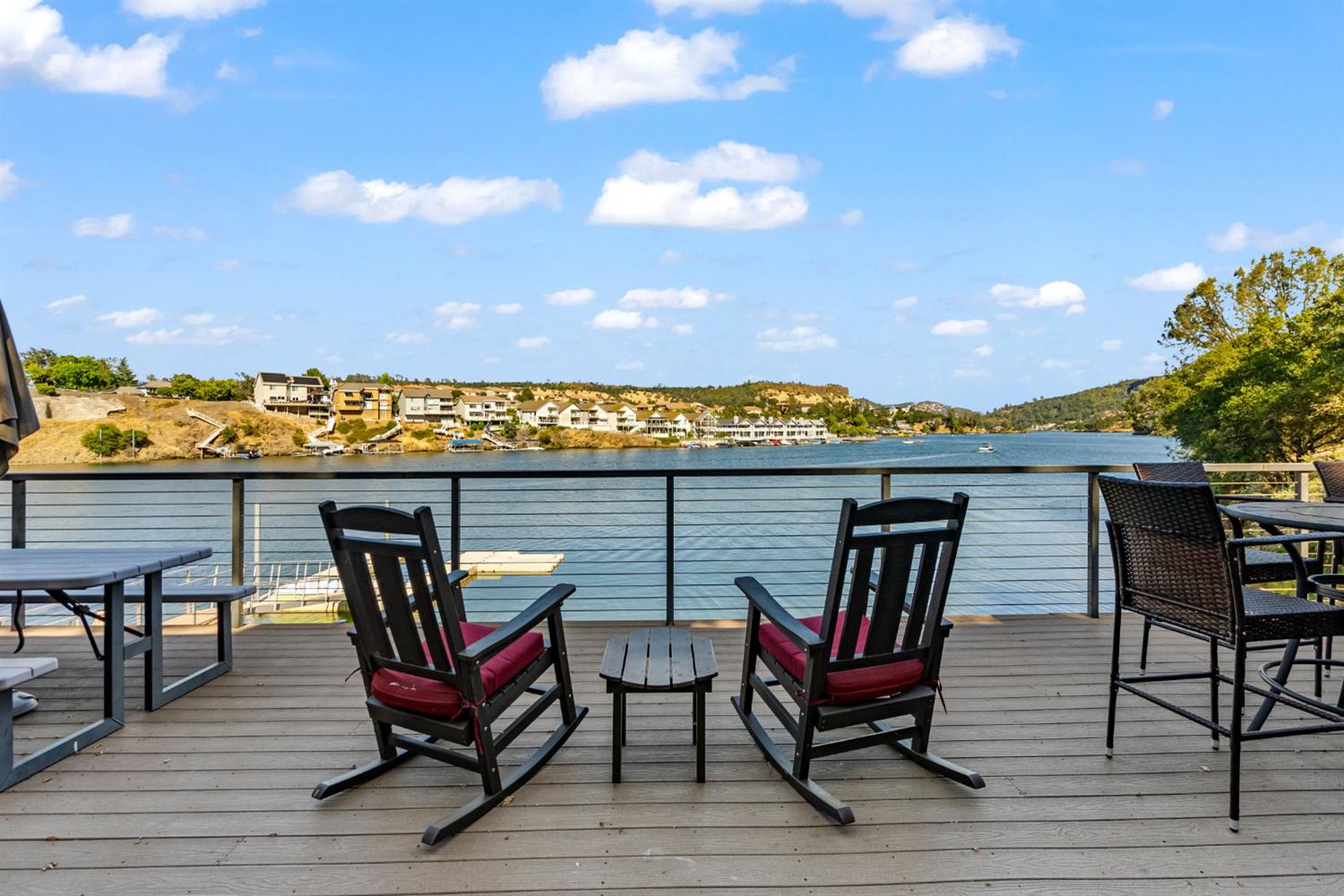 5105 Lakeshore Dr, Copperopolis, CA 95228