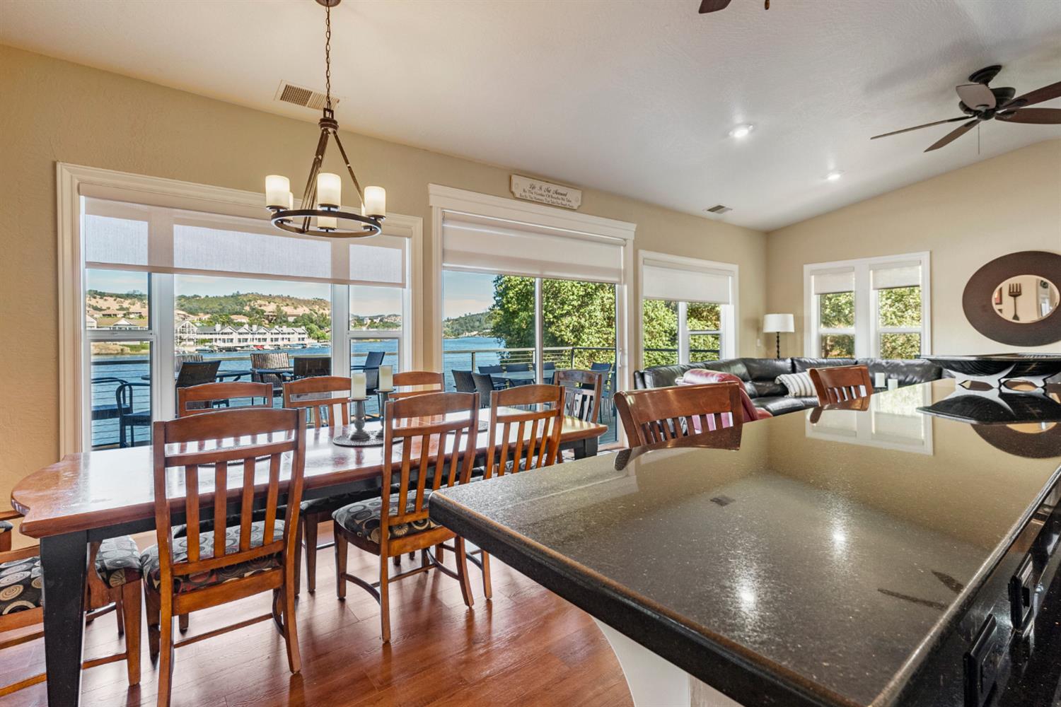 5105 Lakeshore Dr, Copperopolis, CA 95228