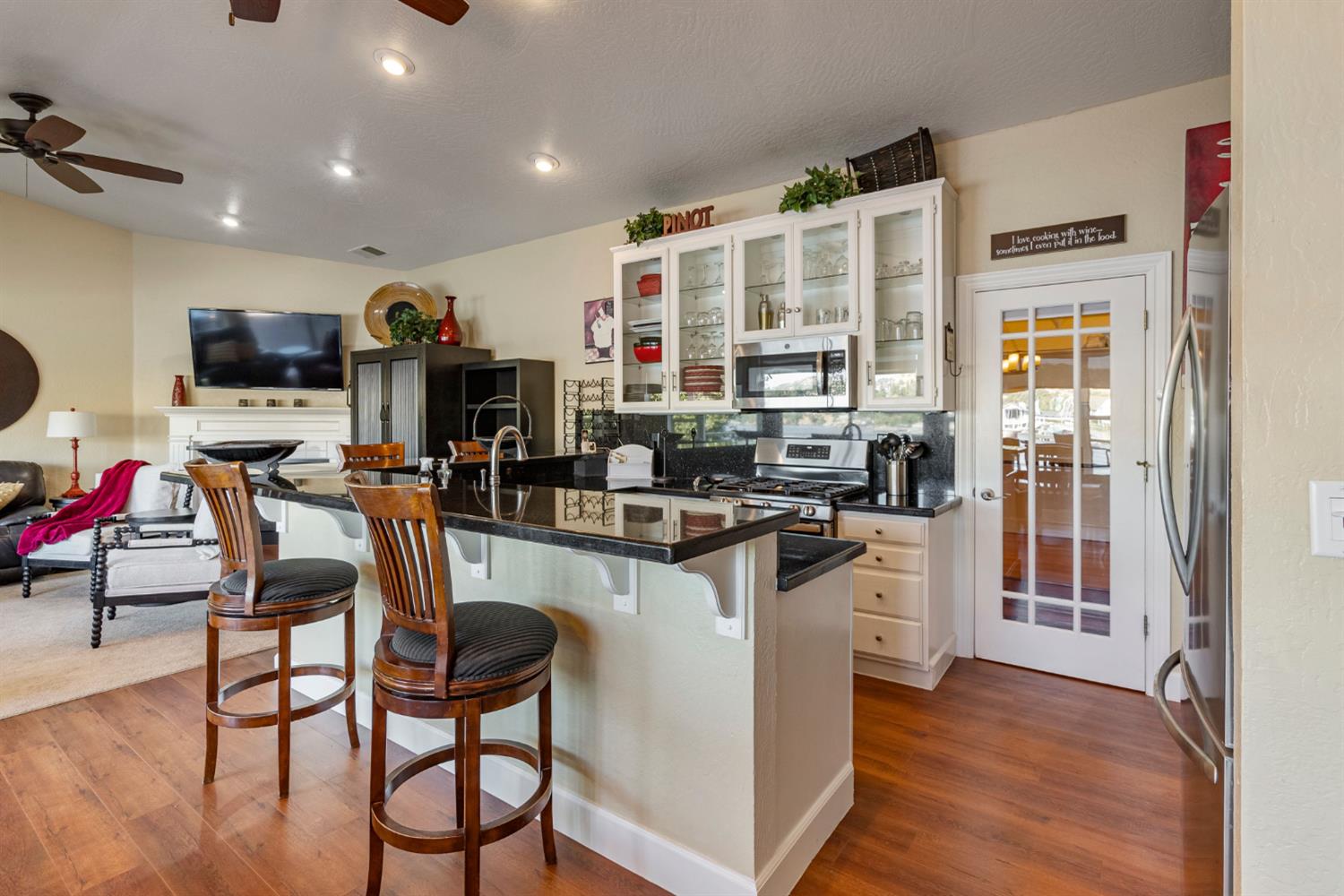 5105 Lakeshore Dr, Copperopolis, CA 95228