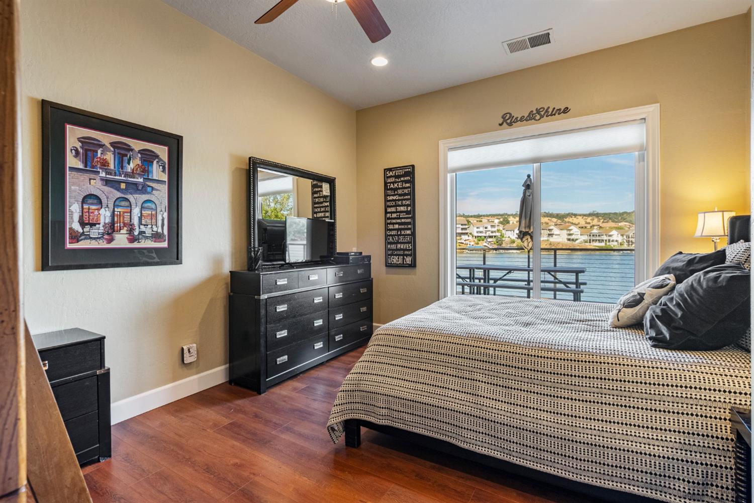 5105 Lakeshore Dr, Copperopolis, CA 95228