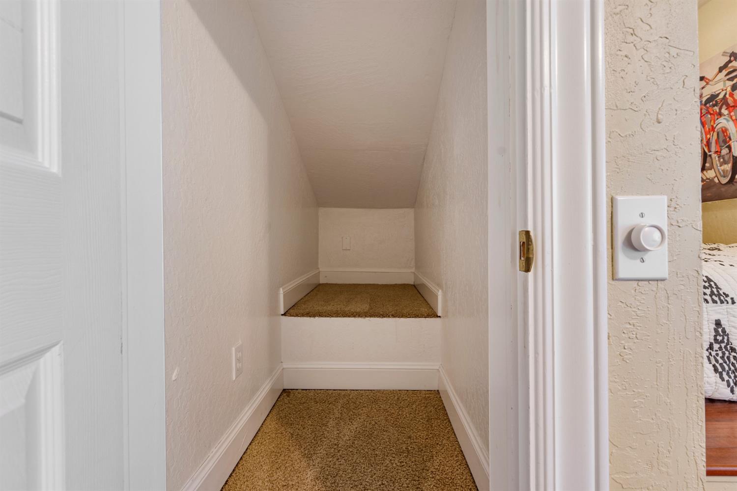 5105 Lakeshore Dr, Copperopolis, CA 95228