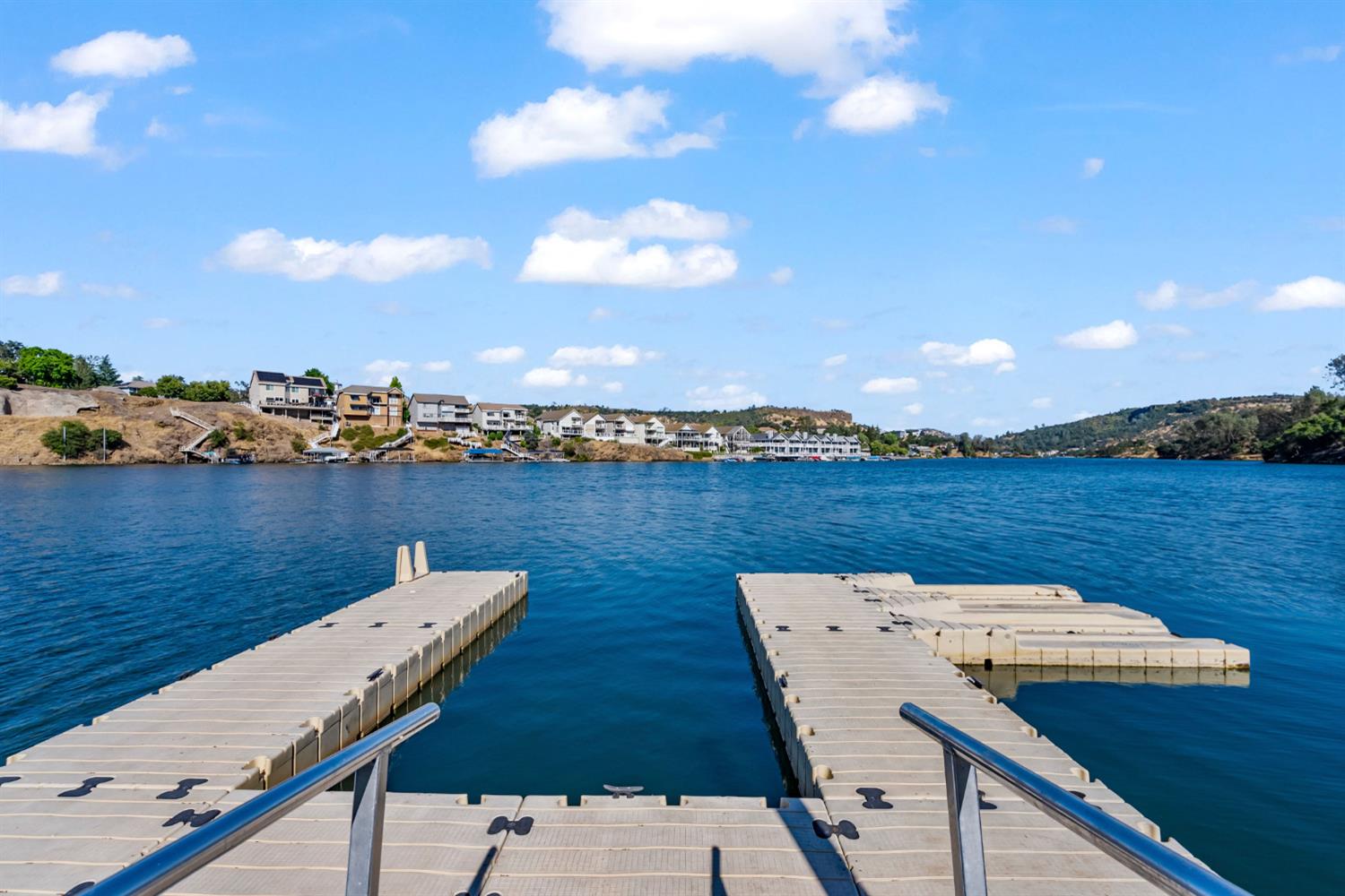 5105 Lakeshore Dr, Copperopolis, CA 95228