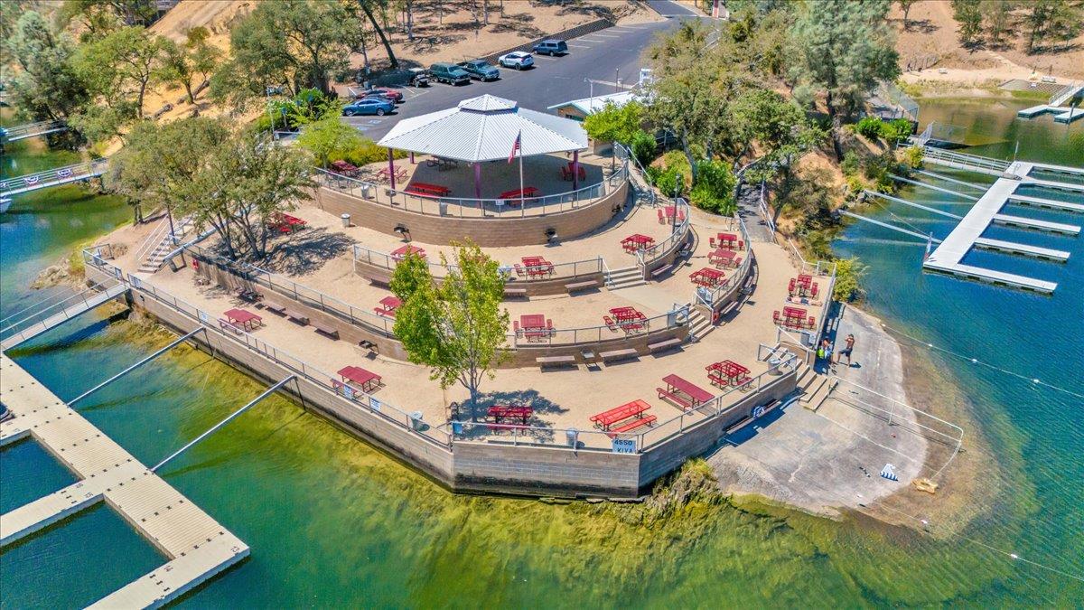 5105 Lakeshore Dr, Copperopolis, CA 95228