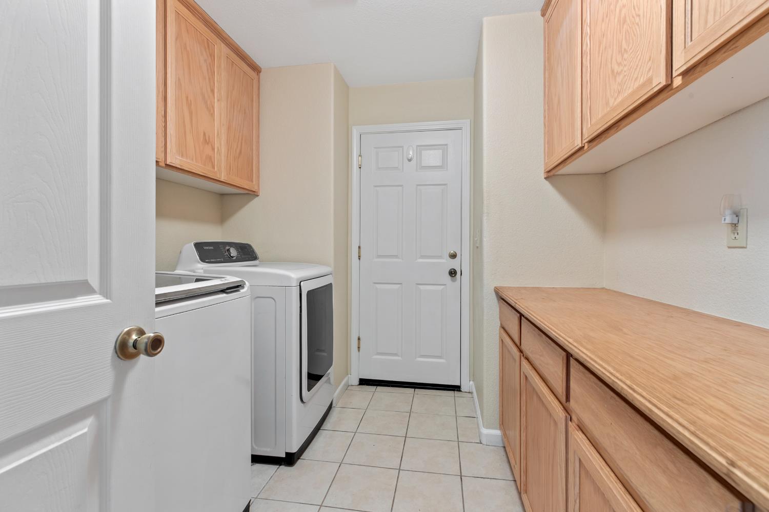 3808 Guildford Ln, Modesto, CA 95355