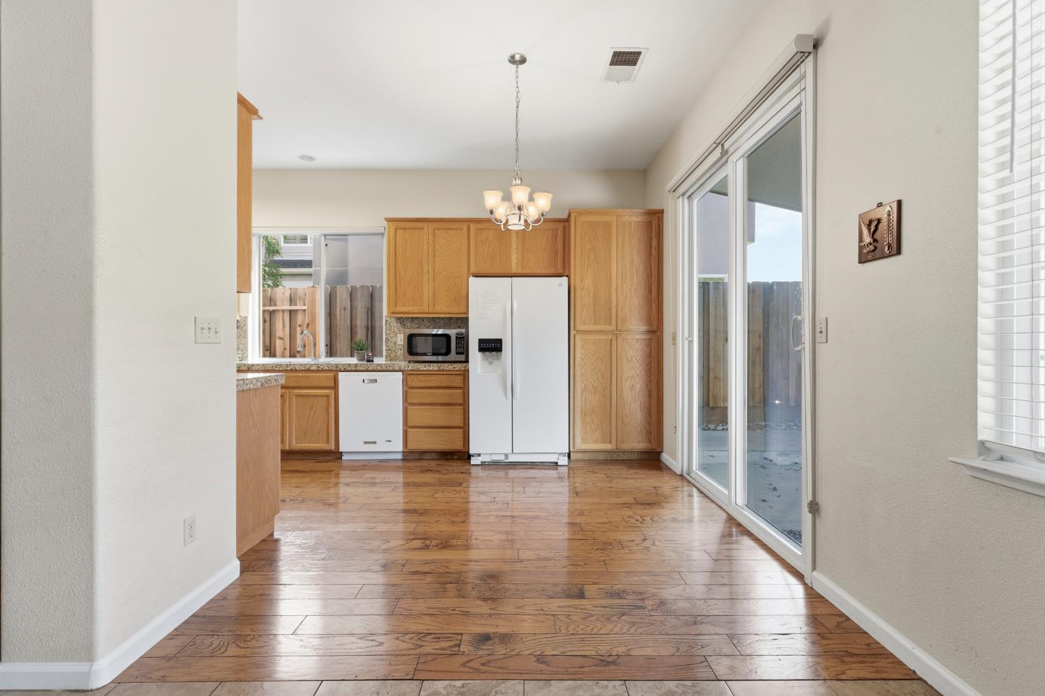 3808 Guildford Ln, Modesto, CA 95355