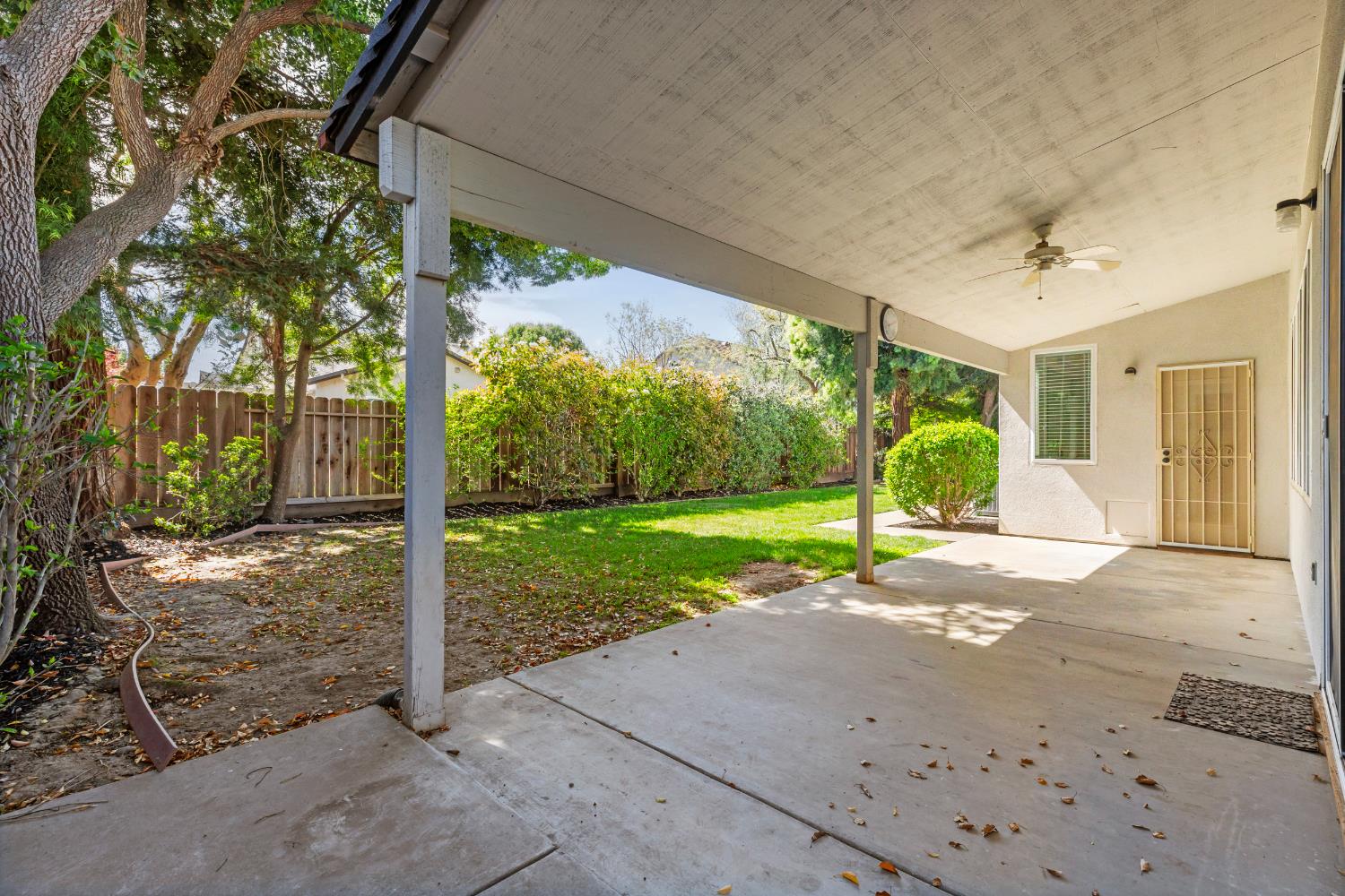 3808 Guildford Ln, Modesto, CA 95355