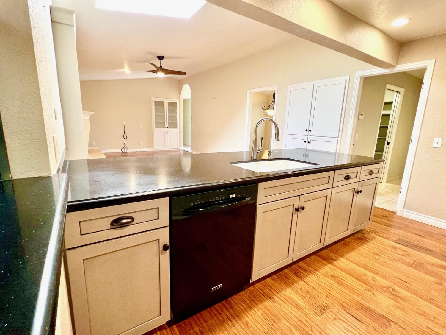 3837 Marigold Ln, Modesto, CA 95356