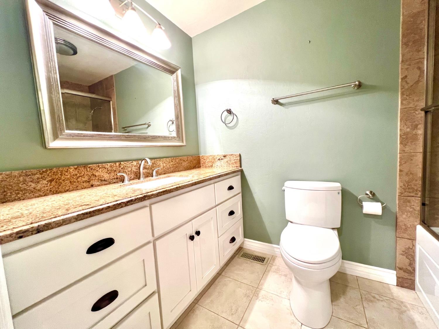 3837 Marigold Ln, Modesto, CA 95356