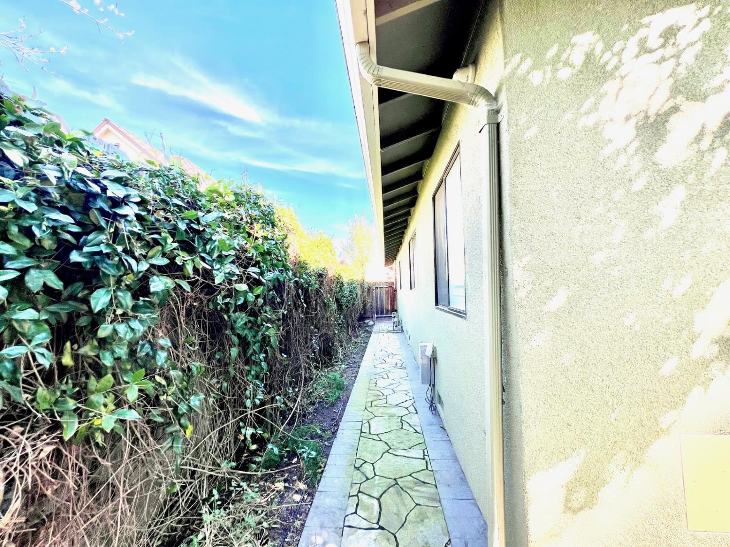 3837 Marigold Ln, Modesto, CA 95356