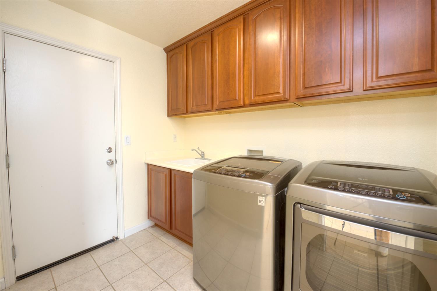 1441 Shearwater Dr, Patterson, CA 95363