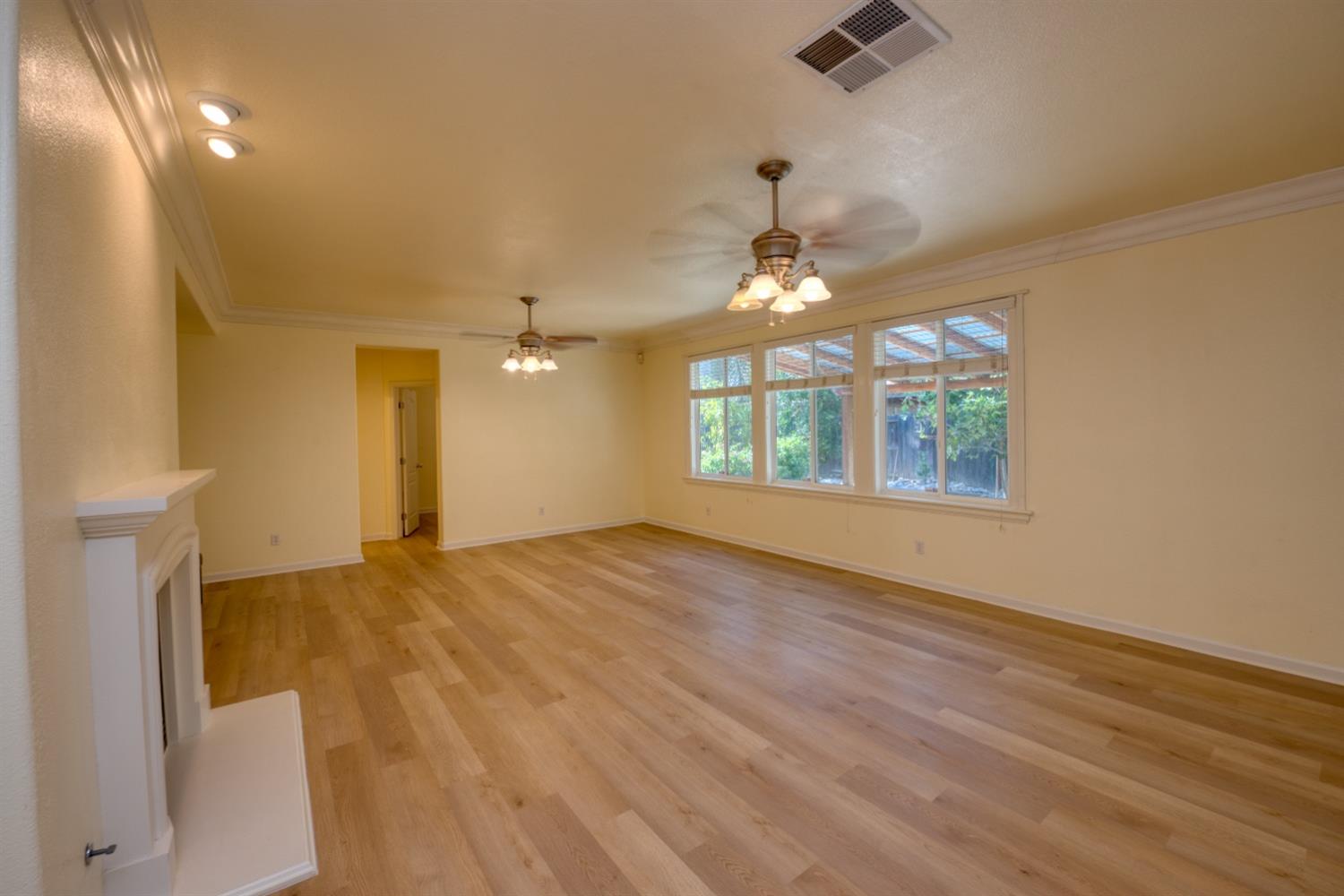 1441 Shearwater Dr, Patterson, CA 95363