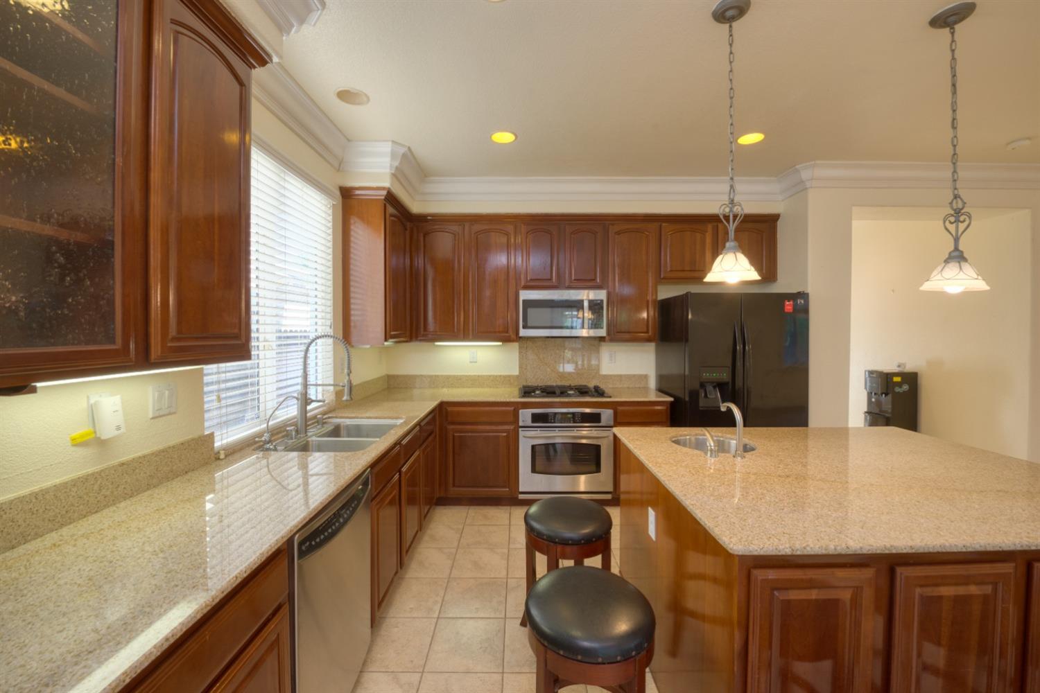 1441 Shearwater Dr, Patterson, CA 95363